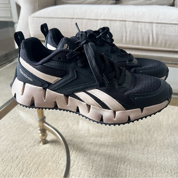 Reebok Black and Cream Athletic Shoes - Picture 3 of 7